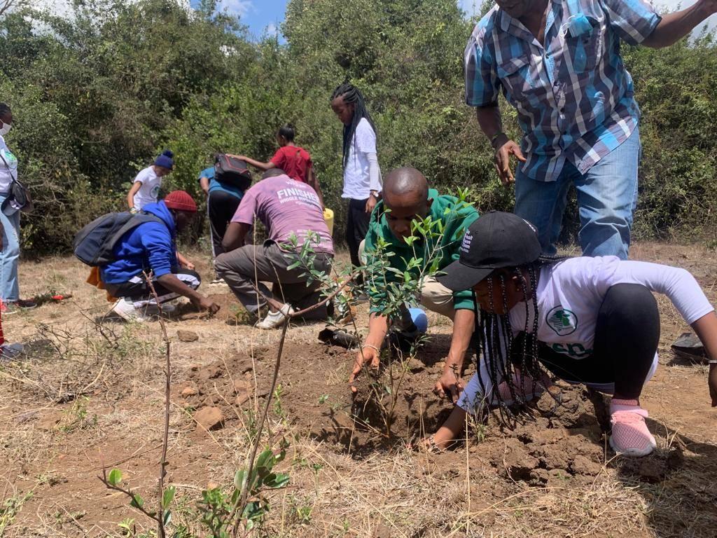 Benard Kioko Ndaka, chi è l’attivista che lotta per la riforestare il Kenya