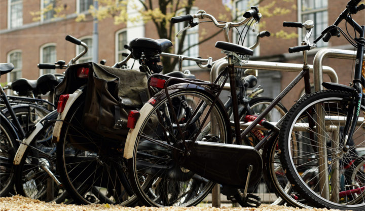 Cyclists in Amsterdam will park their bikes... Under water | LifeGate